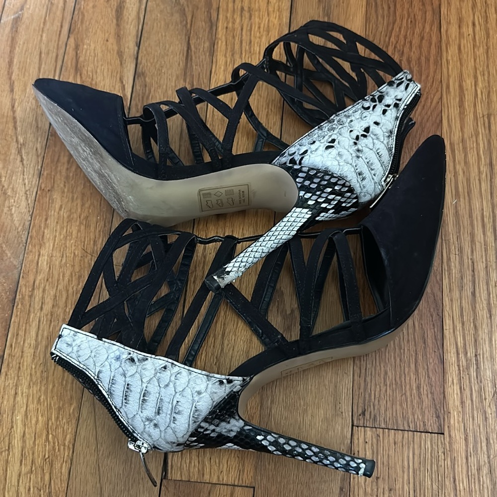 Paper Fox Heels - Picture 2 of 5